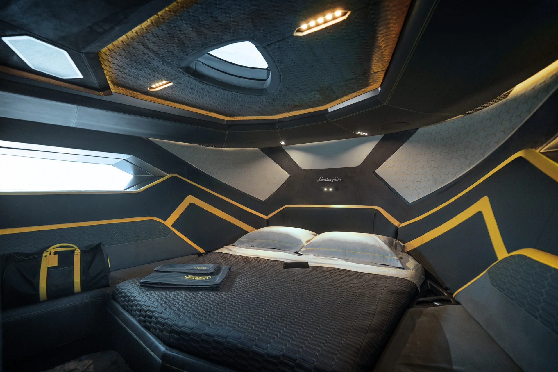 Cabin of the Tecnomar for Lamborghini 63