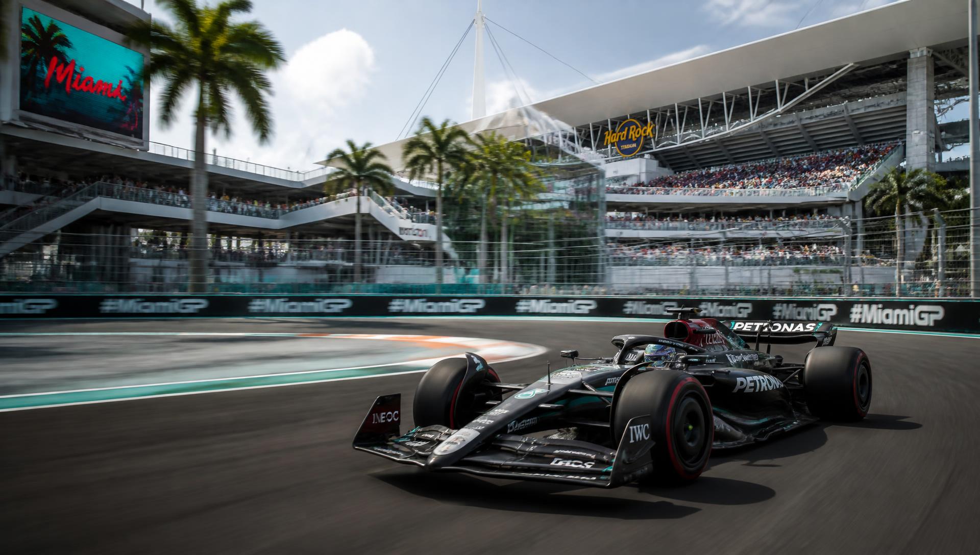 Formula 1 car at speed on the stadium circuit in Miami Gardens