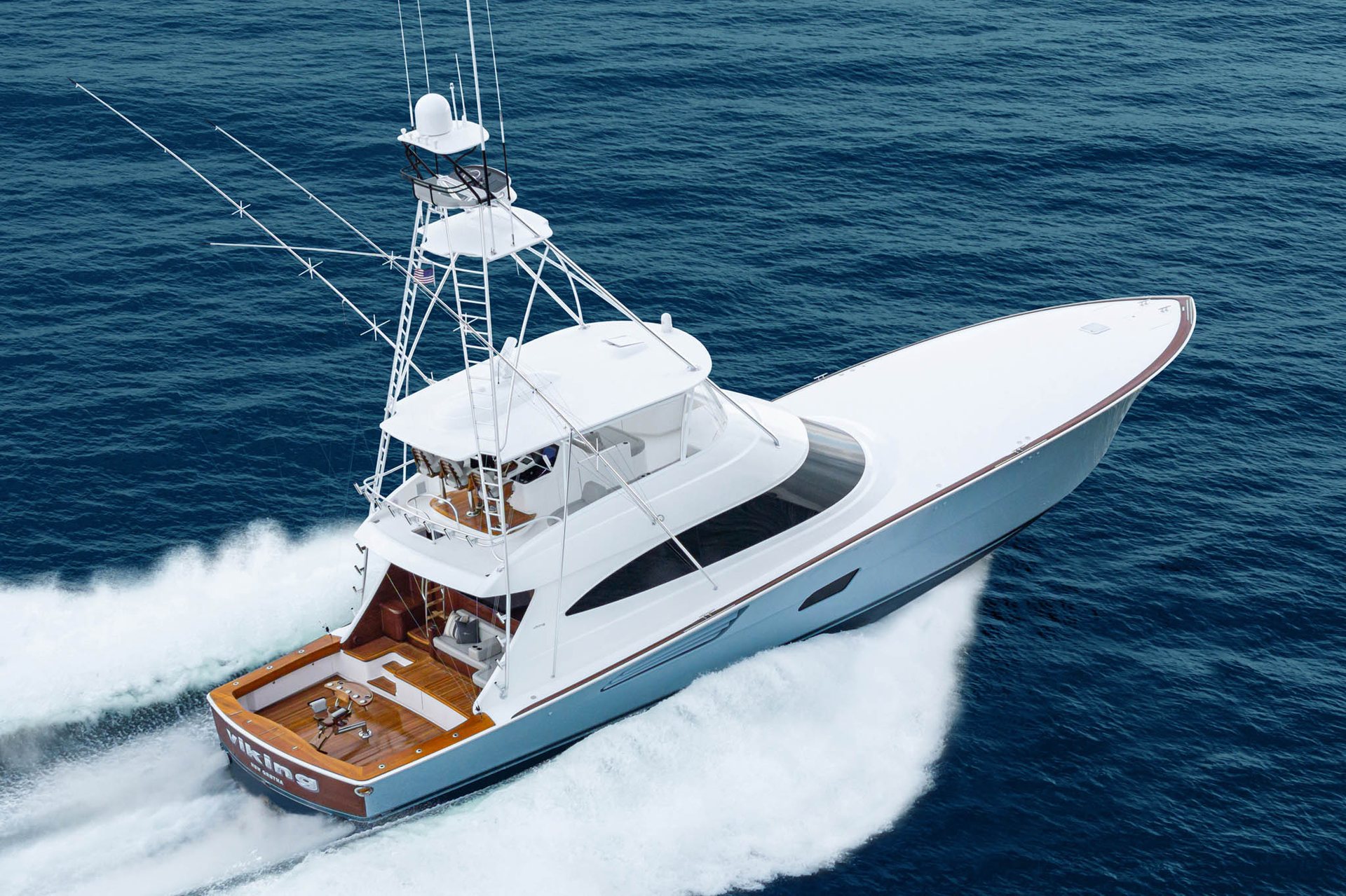 Viking sportfishing convertible with tuna tower running offshore